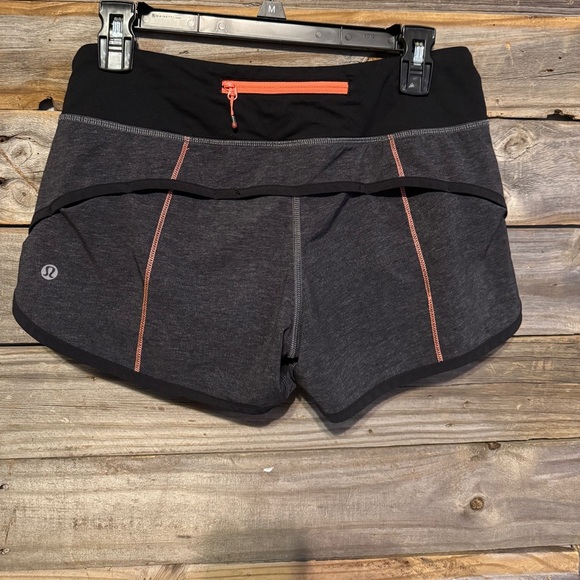 Lululemon-Speed Shorts size 4 - black, grey, orange - Picture 5 of 9